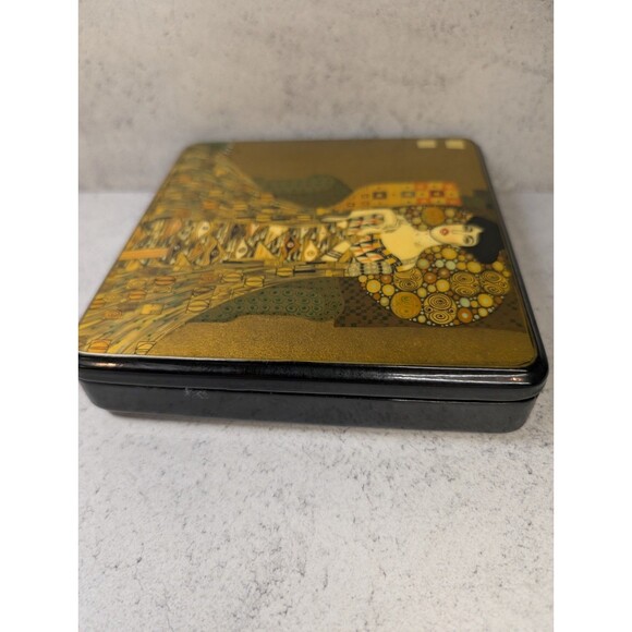 Hand-Painted Russian Lacquer Box – Klimt “Portrait of Adele Bloch-Bauer I” - Picture 3 of 10